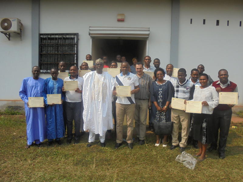 Remise des diplômes de formation au Centre de Promotion des Bois (CPB) de Nkolbisson/Yaoundé (Cameroun) © Cirad, P. Langbour