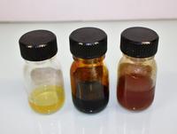 Échantillons d'huile de pyrolyse et de condensats de gazéification (© Cirad, auteur C. Lanvin)
