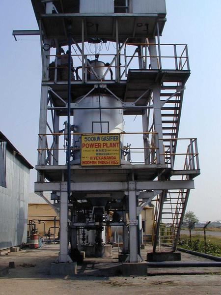 Centrale de production d'électricité pour gazéification de biomasse en Inde. © Cirad